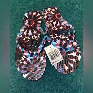 NEW Vera Bradley Flip Flops Patriotic Firecrackers Size 7-8 Red White & Blue NWT